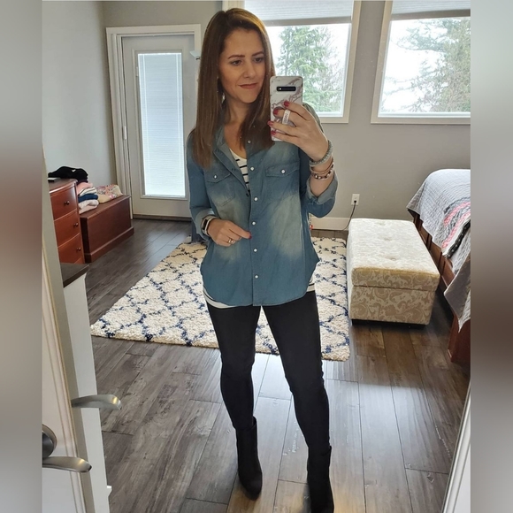 Grace and Lace Everyday Chambray - Picture 2 of 3